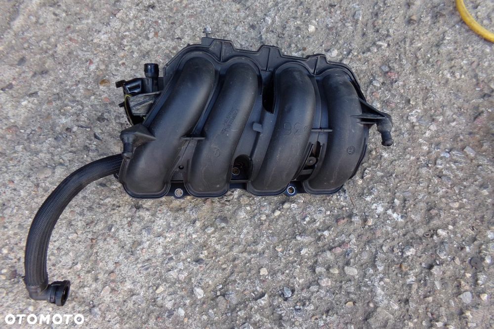 Kolektor ssący V752817280 Citroen Peugeot 1.4b 1.6b