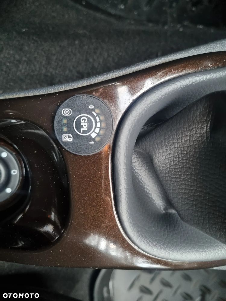 Dacia Duster 1.6 16V 105 4x2 Prestige - 13