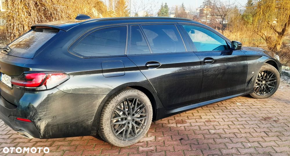 BMW Seria 5 540d xDrive mHEV M Sport sport - 9