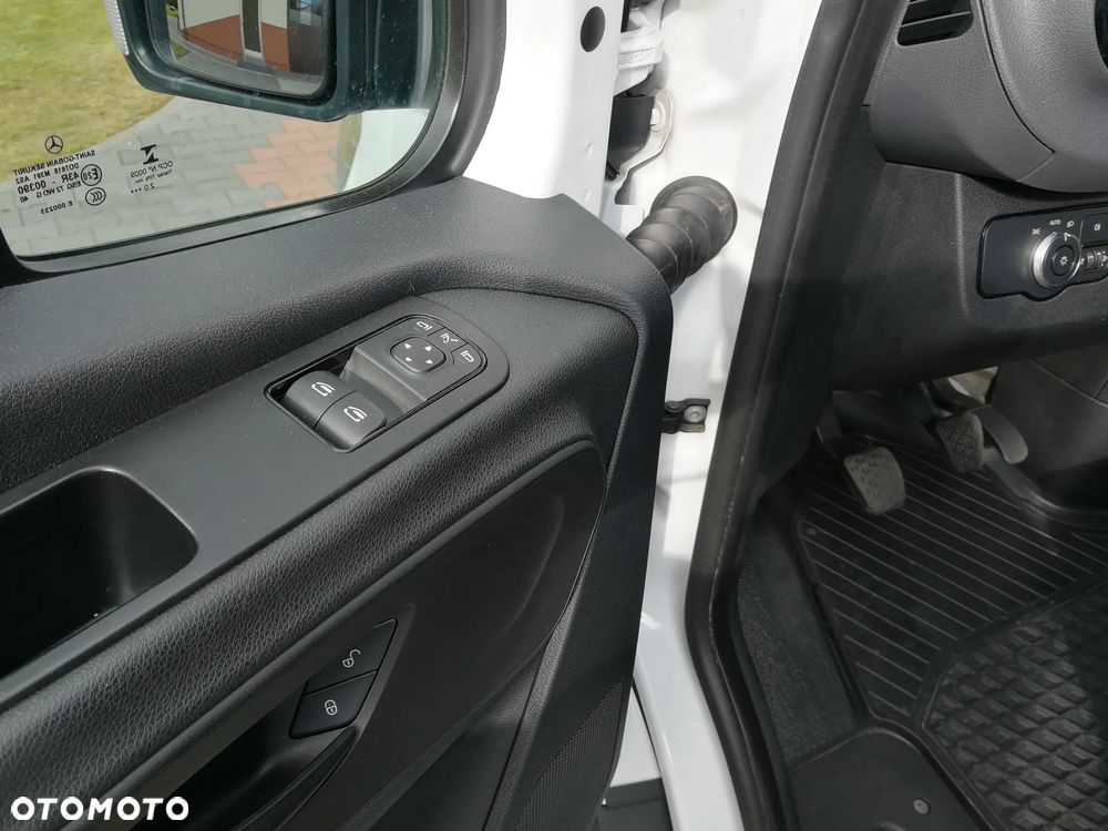 Mercedes-Benz Sprinter - 15