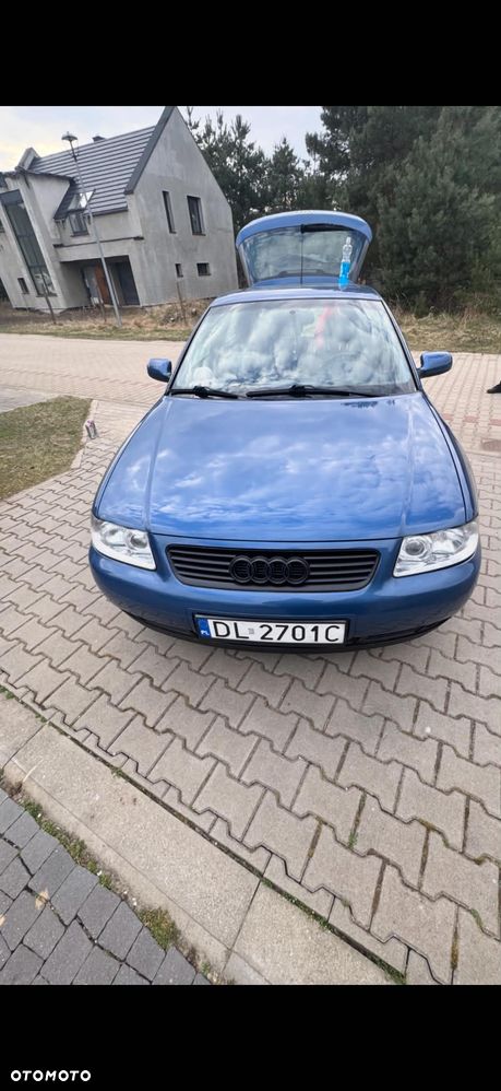 Audi A3 3-drzwiowe 1.8 Ambition - 1