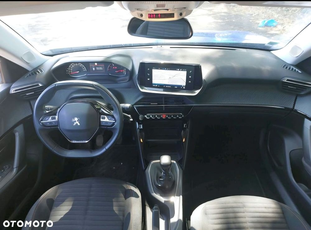 Peugeot 2008 - 10