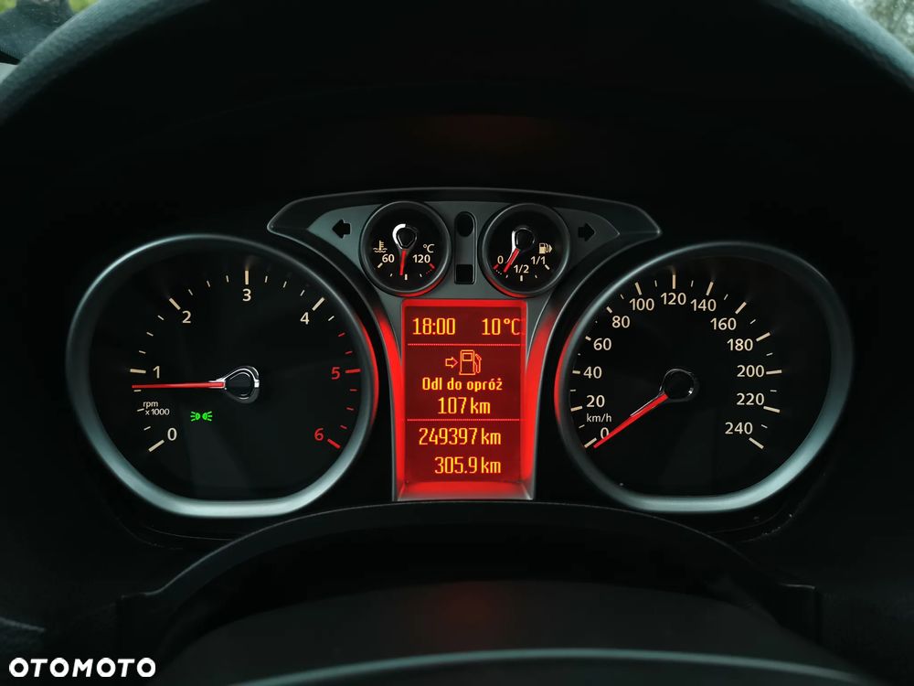 Ford Kuga 2.0 TDCi 2x4 Titanium - 34