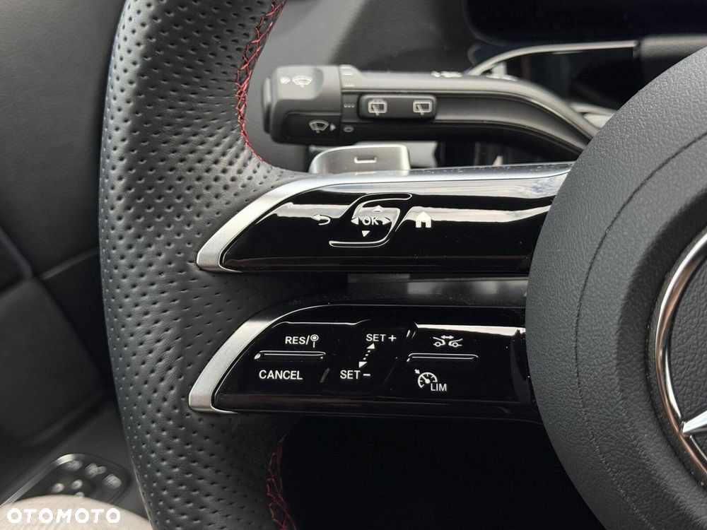 Mercedes-Benz GLA 200 AMG Line - 18