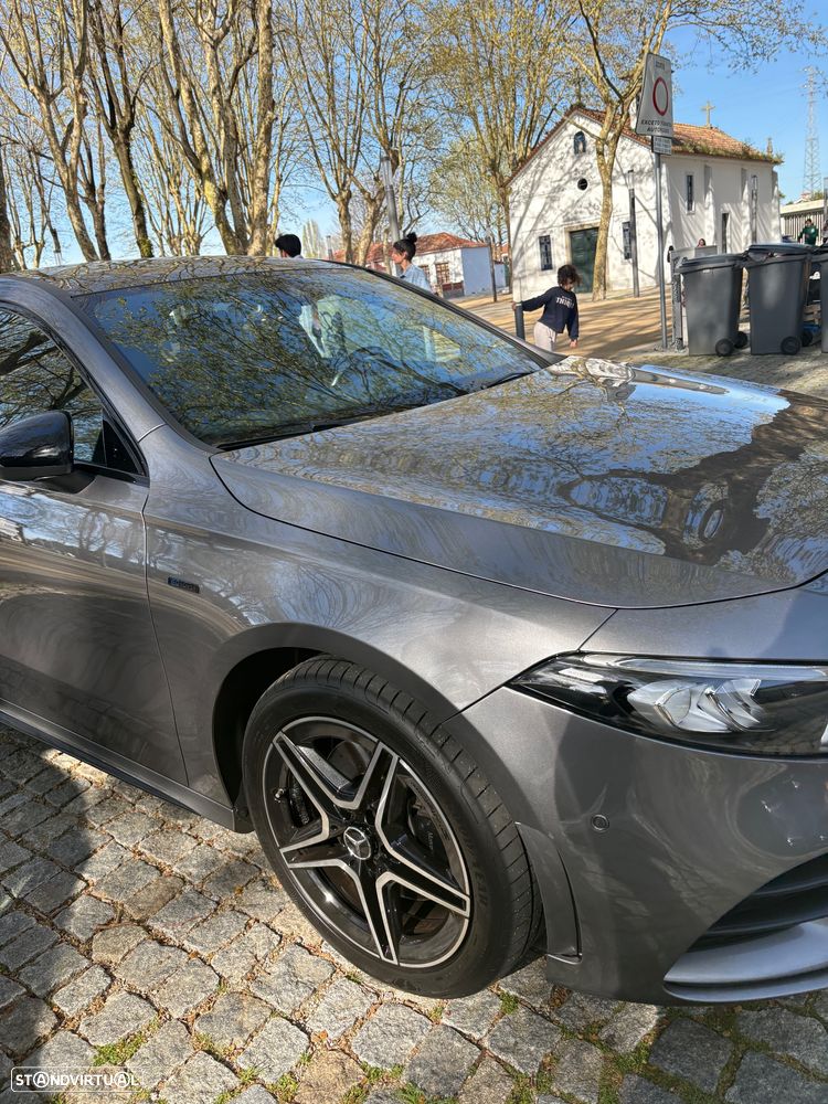 Mercedes-Benz A 250 Limousine e AMG Line - 7
