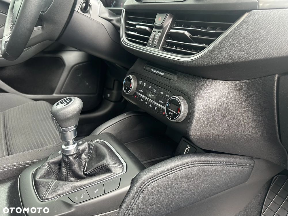 Ford Focus 1.0 EcoBoost Titanium X - 11