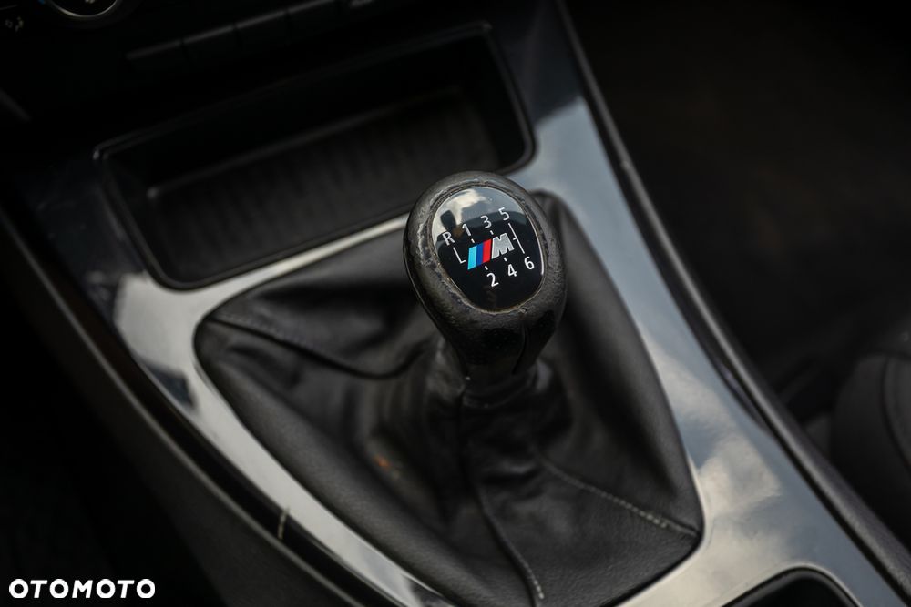 BMW Seria 3 318d DPF Edition Sport - 23
