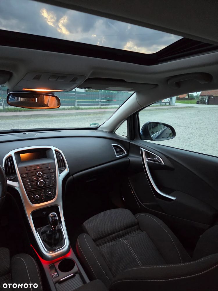 Opel Astra 1.6 Turbo Sport - 31
