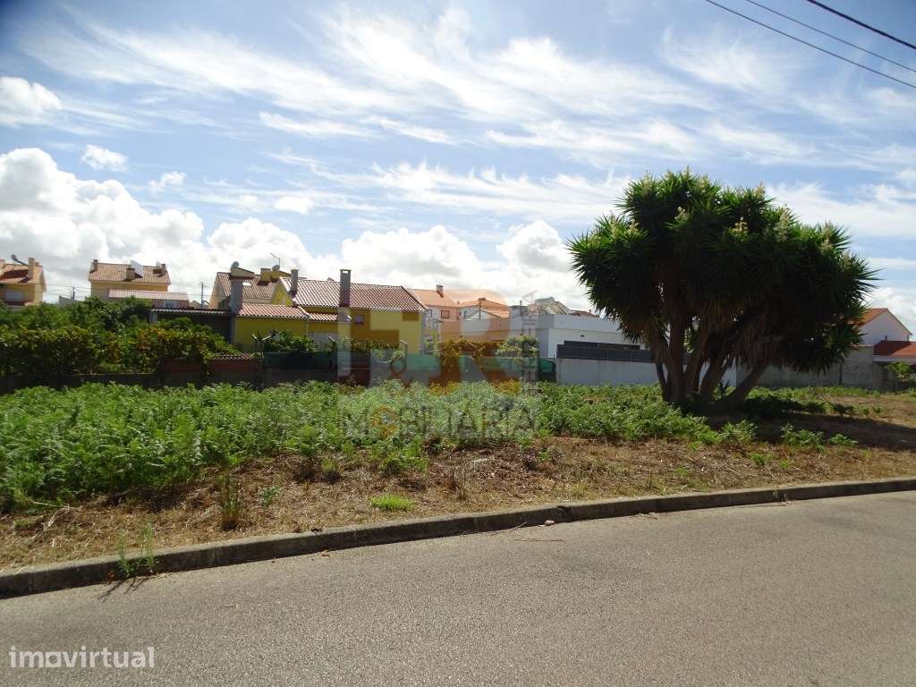 Moradia Geminada Duplex T3 semi-nova com Pérgula , Fernão Ferro
di... - Grande imagem: 3/30