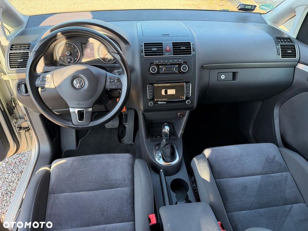 Volkswagen Touran 1.4 TSI Highline DSG - 11