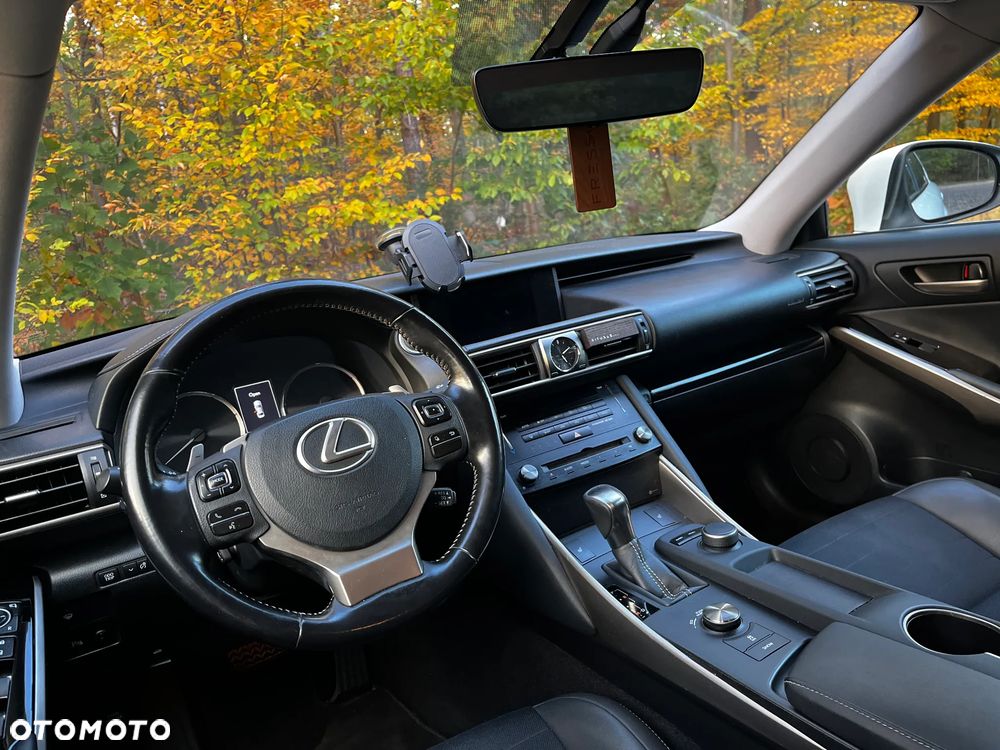 Lexus IS - 22
