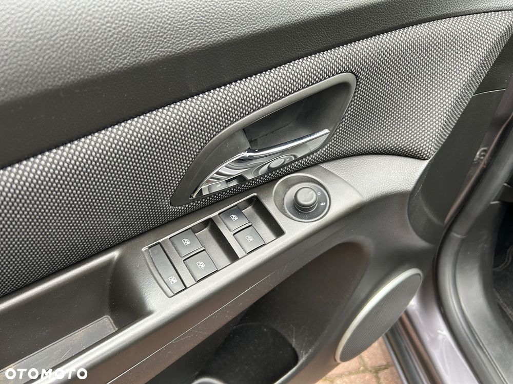 Chevrolet Cruze 1.8 LTZ - 16