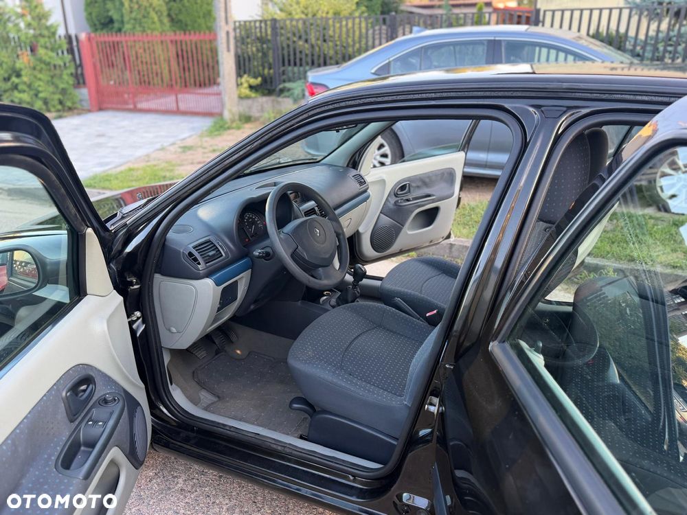 Renault Clio 1.2 16V Emotion - 33