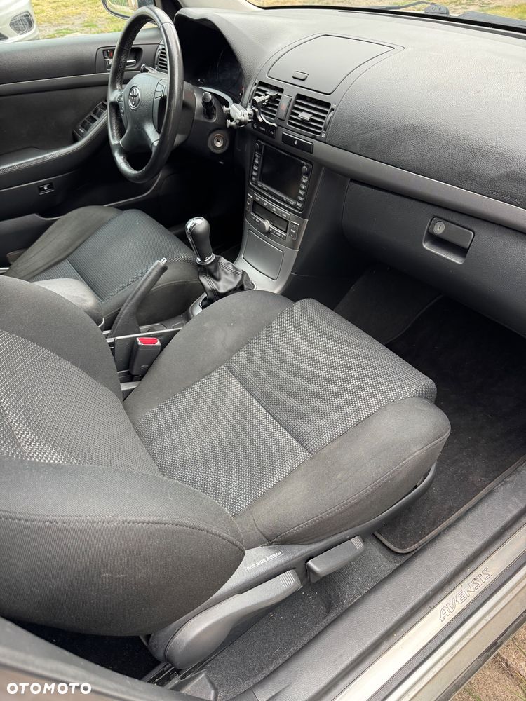 Toyota Avensis 2.0 VVT-i Sol plus - 12