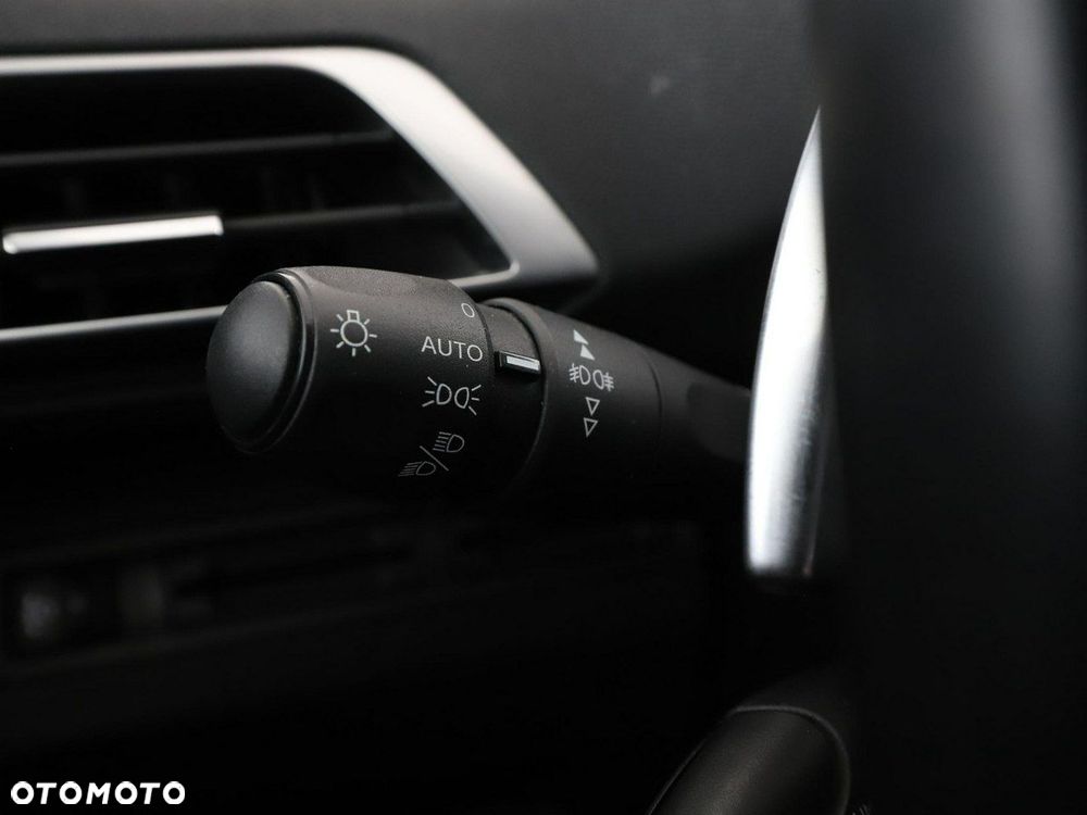 Peugeot 3008 BlueHDi 130 Stop & Start EAT8 Active Business-Paket - 37
