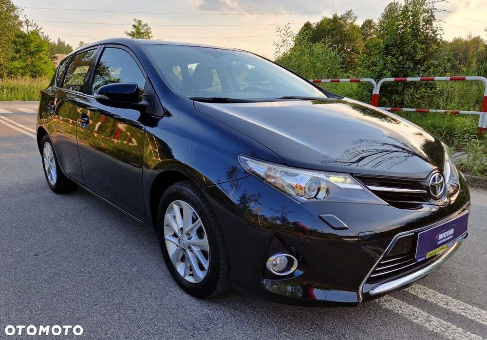 Toyota Auris 1.6 Executive - 12