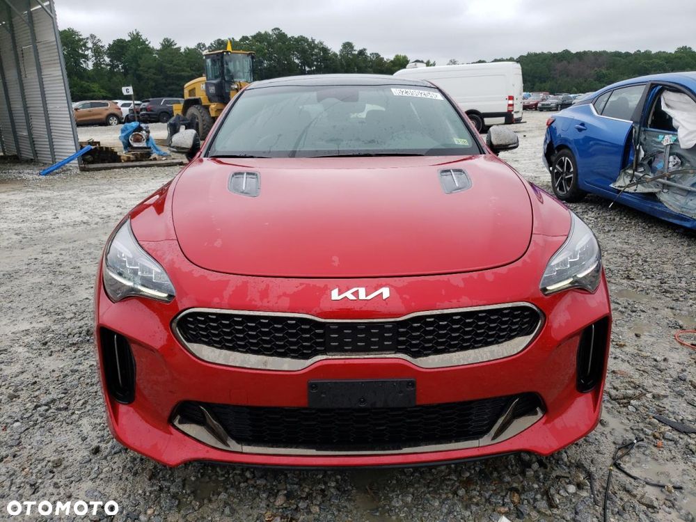 Kia Stinger - 2