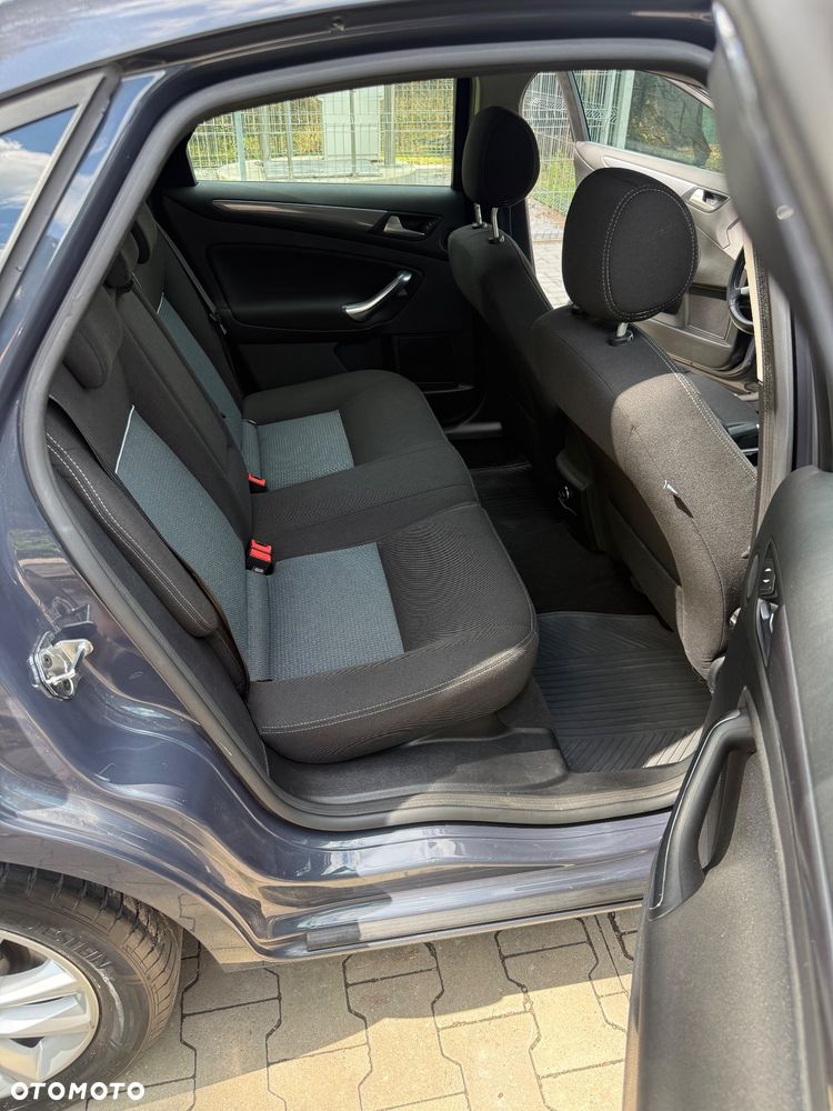 Ford Mondeo 1.6 T Ambiente - 14