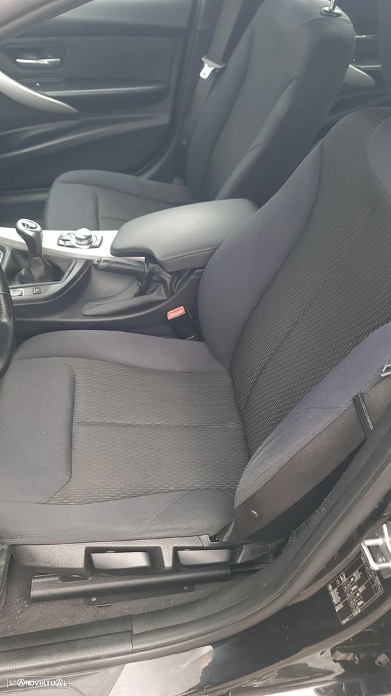 BMW 318 Gran Turismo d Sport Line - 14