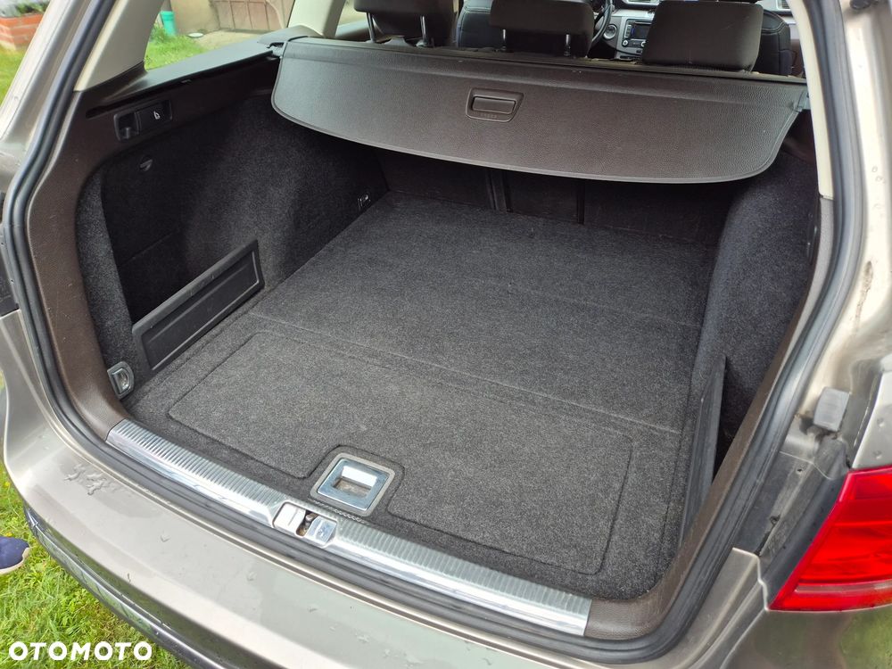 Volkswagen Passat 2.0 TDI Comfortline - 11
