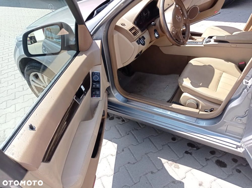 Mercedes-Benz Klasa C 220 CDI DPF Automatik Elegance - 12