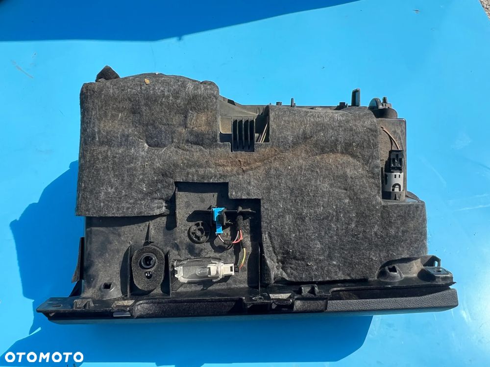 SCHOWEK PASAŻERA AUDI A5 8T 8F1857035A - 4