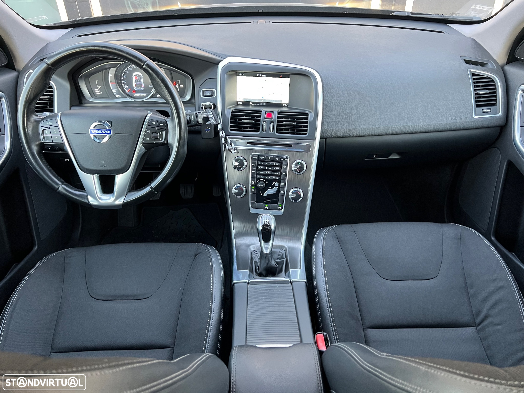 Volvo XC 60 2.0 D4 Momentum - 11
