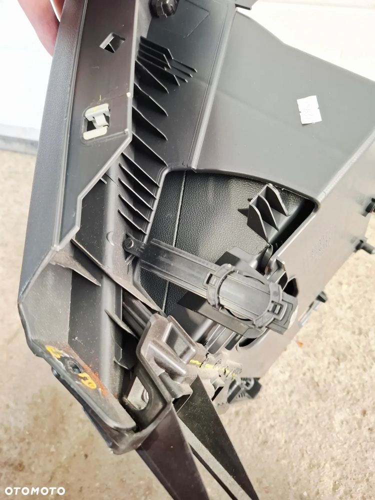 Schowek Pasażera 5C7857097AB 5C7857097 VW Jetta 5C A6 Europa - 9