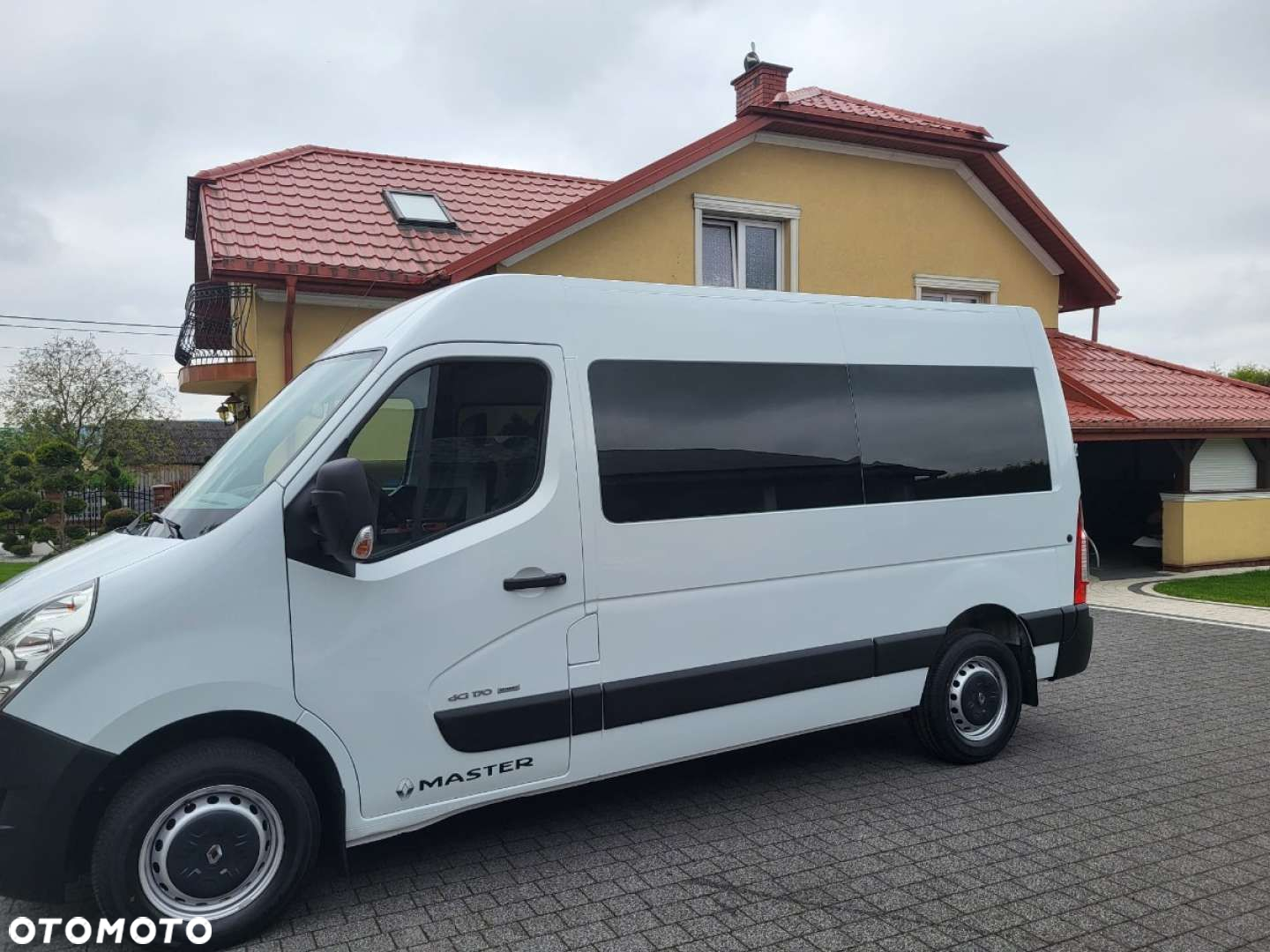 Renault Master 2.3 170ps. L2H2  8-osobowy - 2