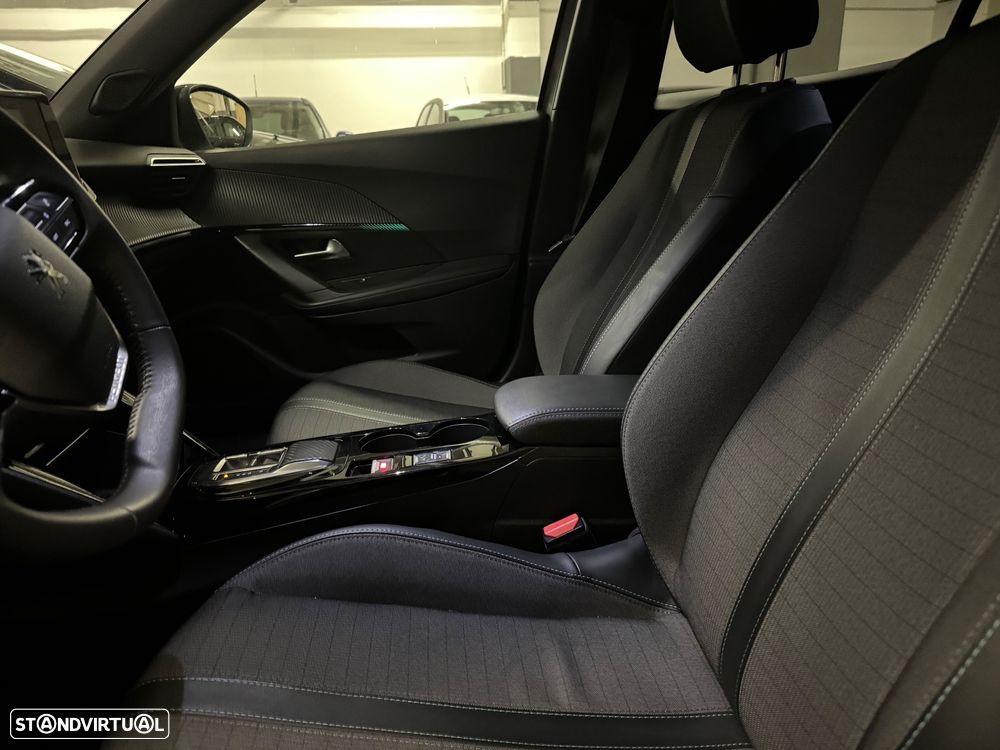 Peugeot e-2008 50 kWh Allure Pack - 29