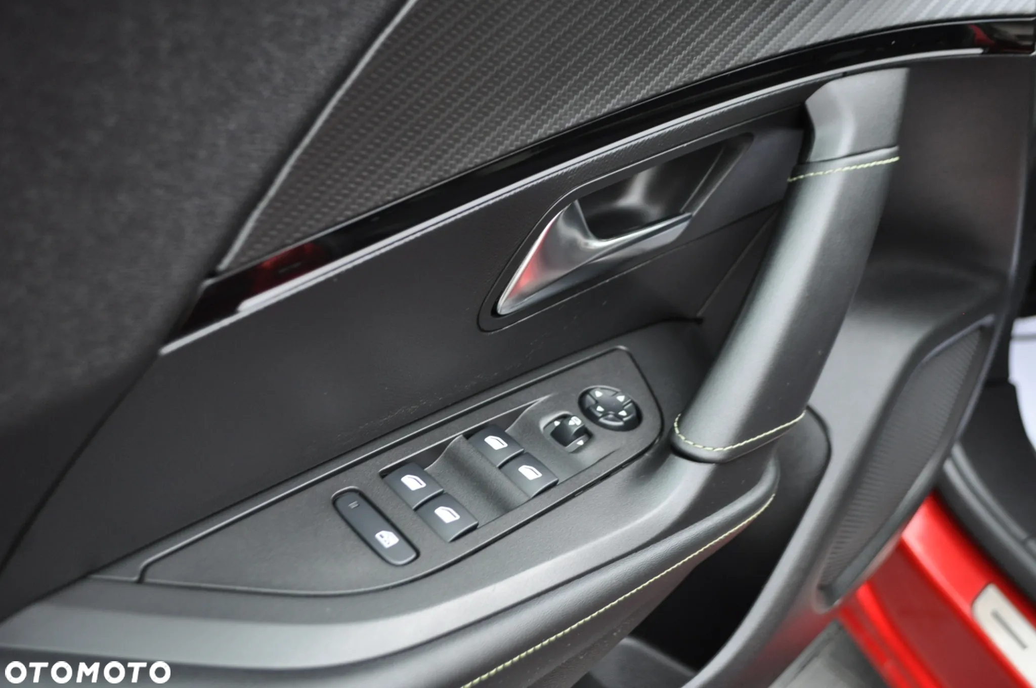Peugeot 2008 BlueHDi 130 EAT8 GT - 39