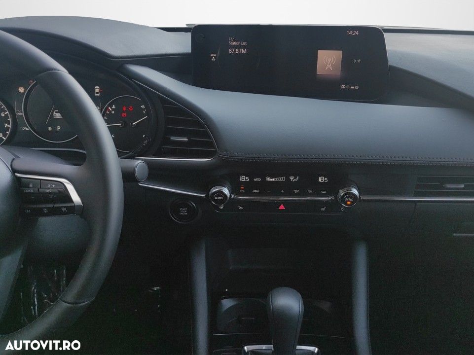 Mazda 3 e-Skyactiv X186 AT MHEV Center-Line - 12