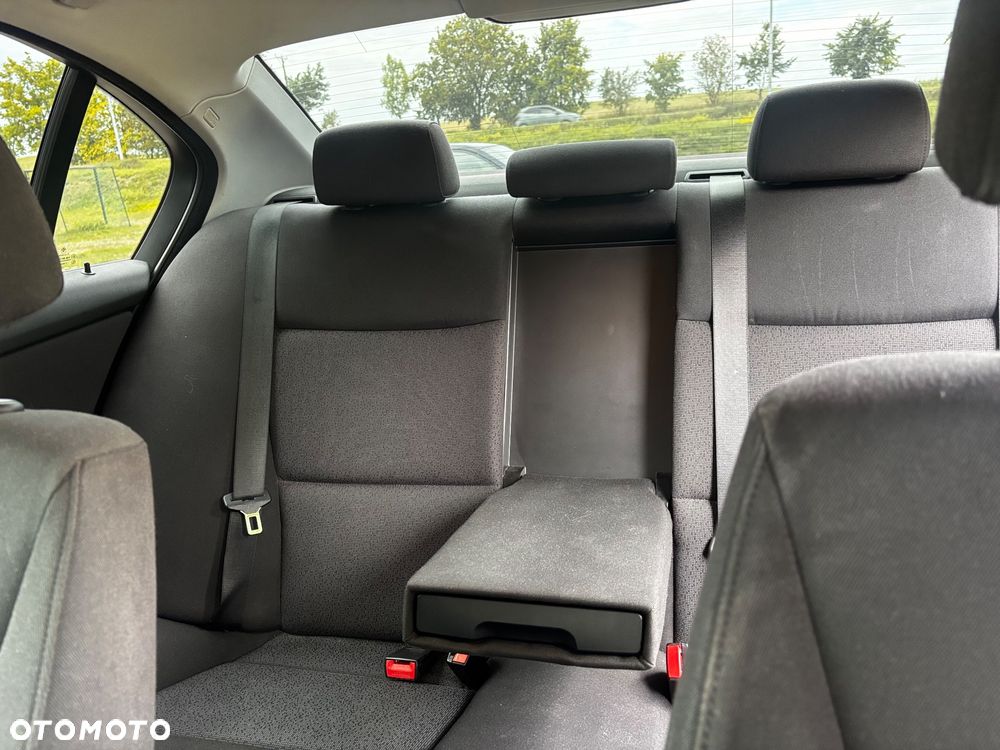 BMW Seria 3 325i - 13
