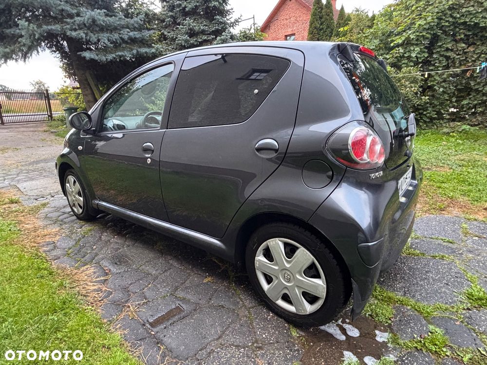 Toyota Aygo 2011 photo 5