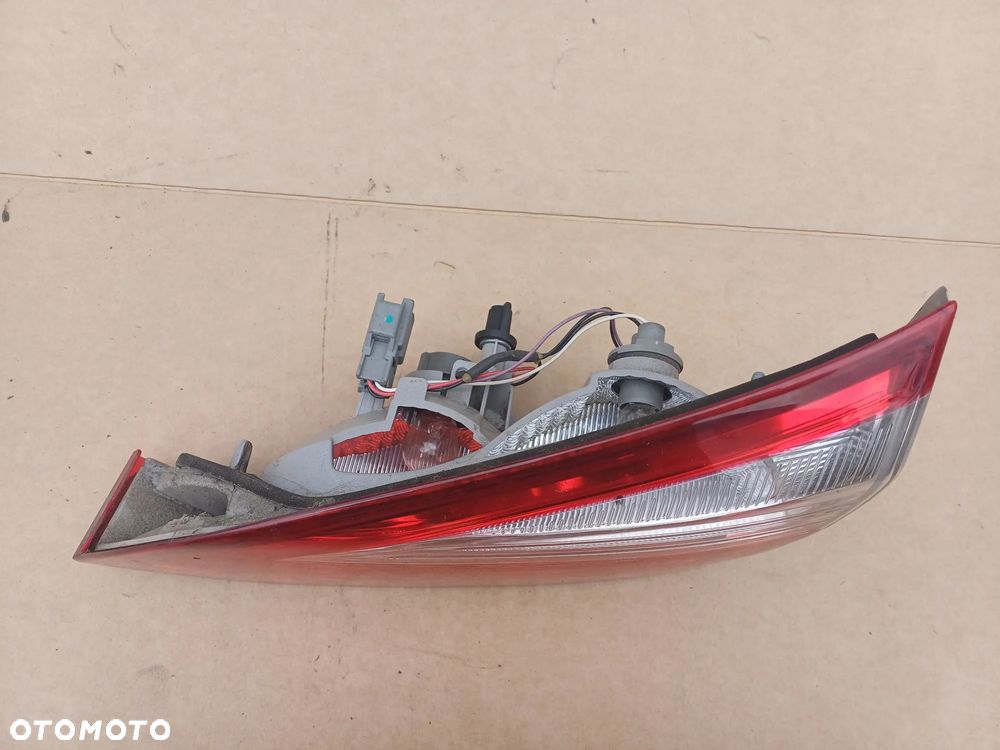 Focus MK3 kombi lampa prawy tył w klapę led 10-14 - 6