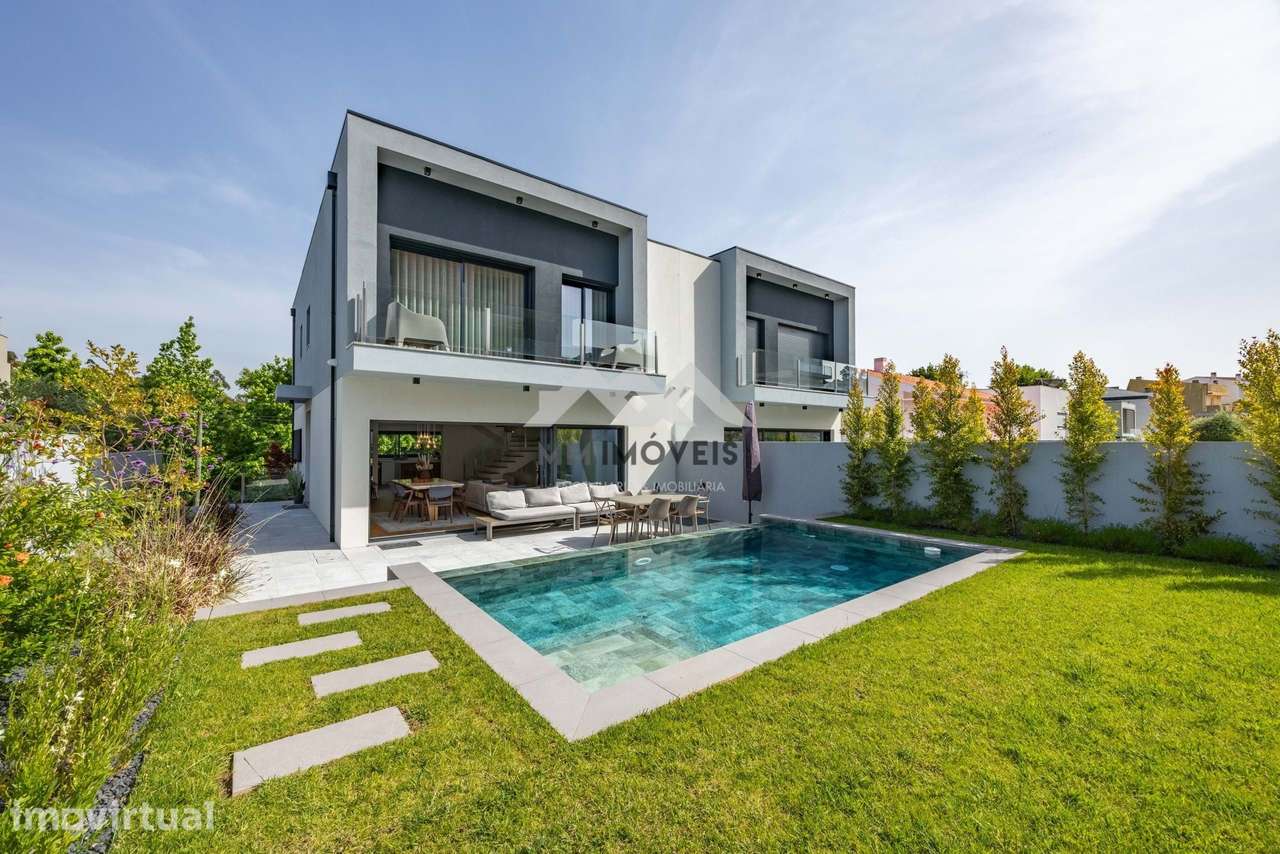 Moradia T3+1 | Luxo | 3 Frentes | 3 Suítes | Piscina | Jardim - Grande imagem: 2/60