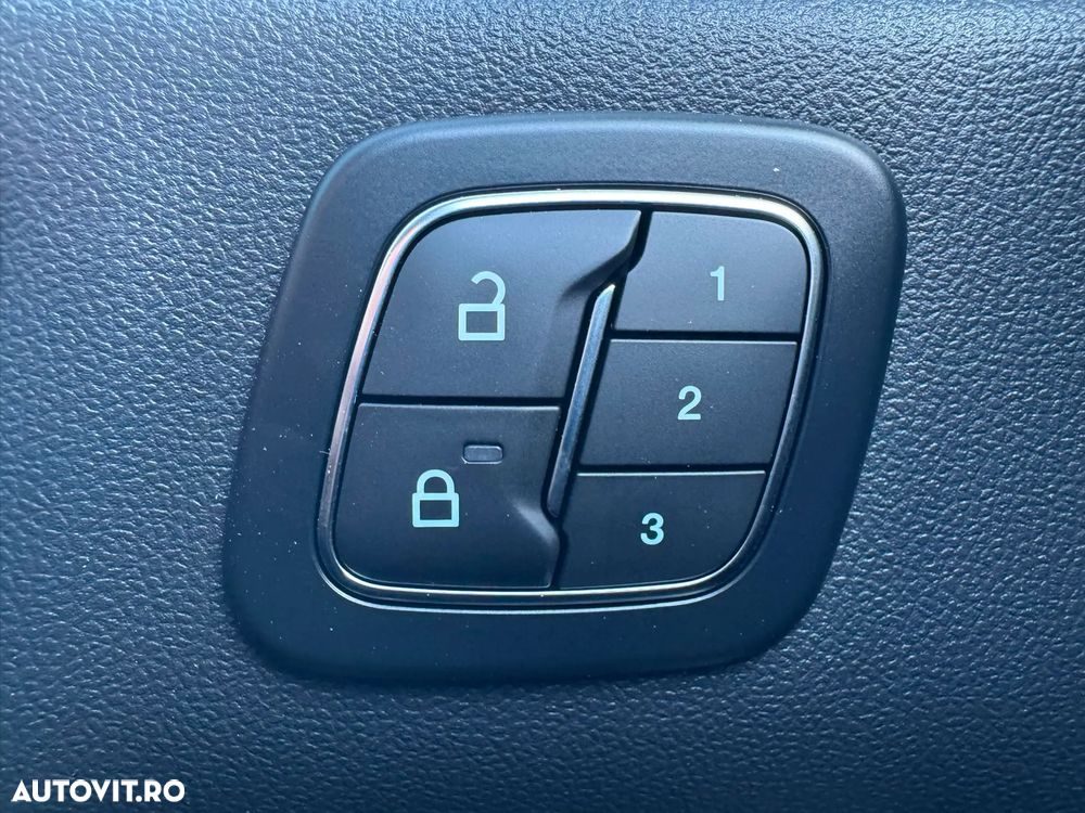 Ford Kuga - 27