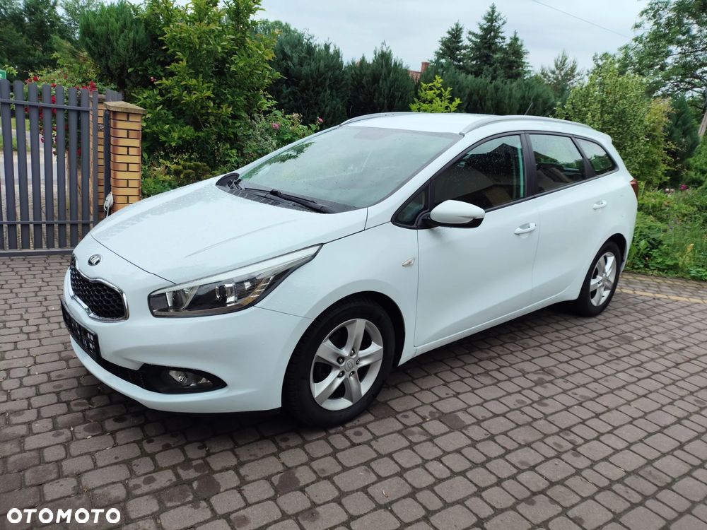 Kia Ceed - 12