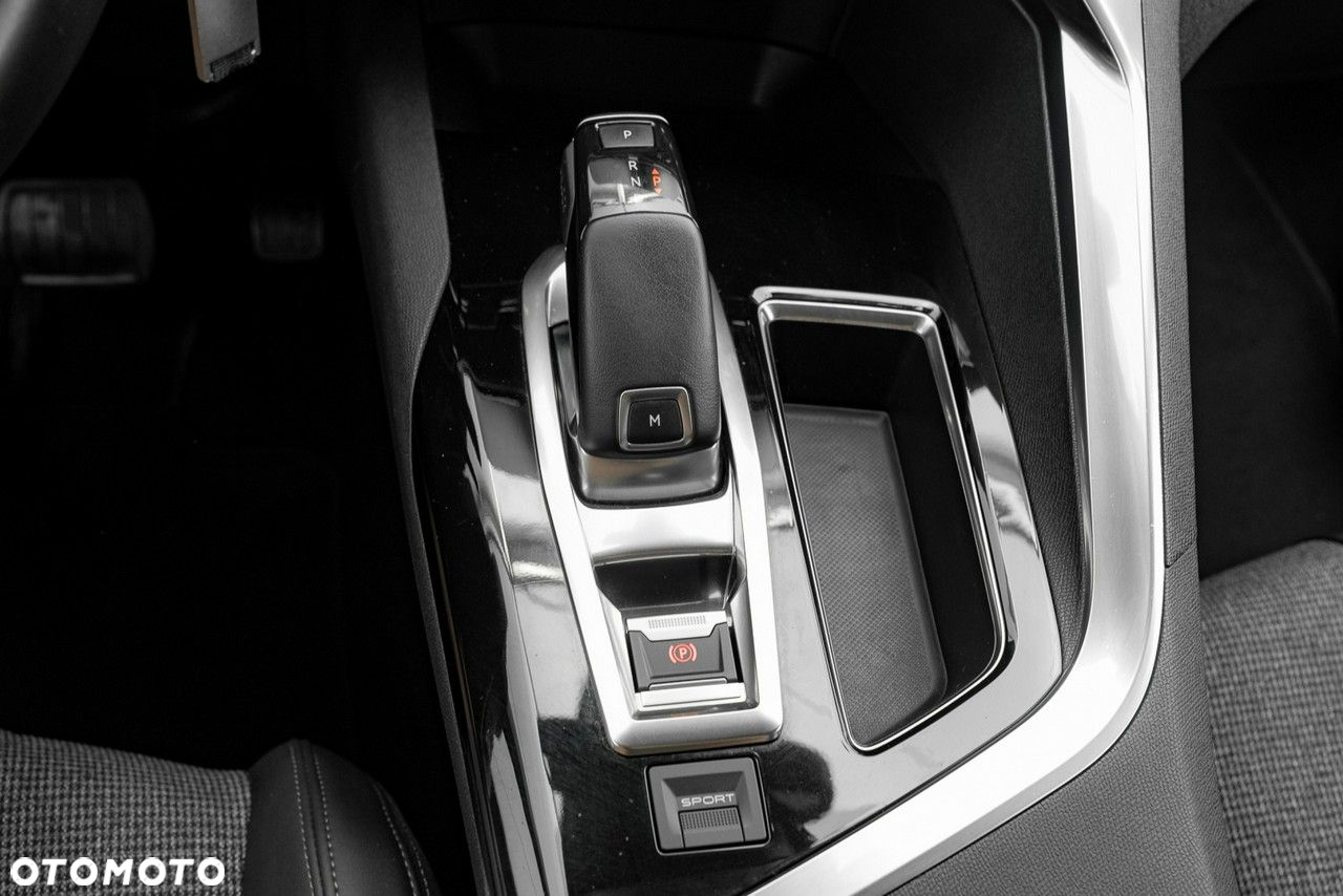 Peugeot 3008 1.2 PureTech GPF Allure S&S EAT8 - 23