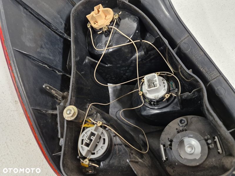 toyota corolla verso i 1 lampa prawa tylna prawy tył - 4