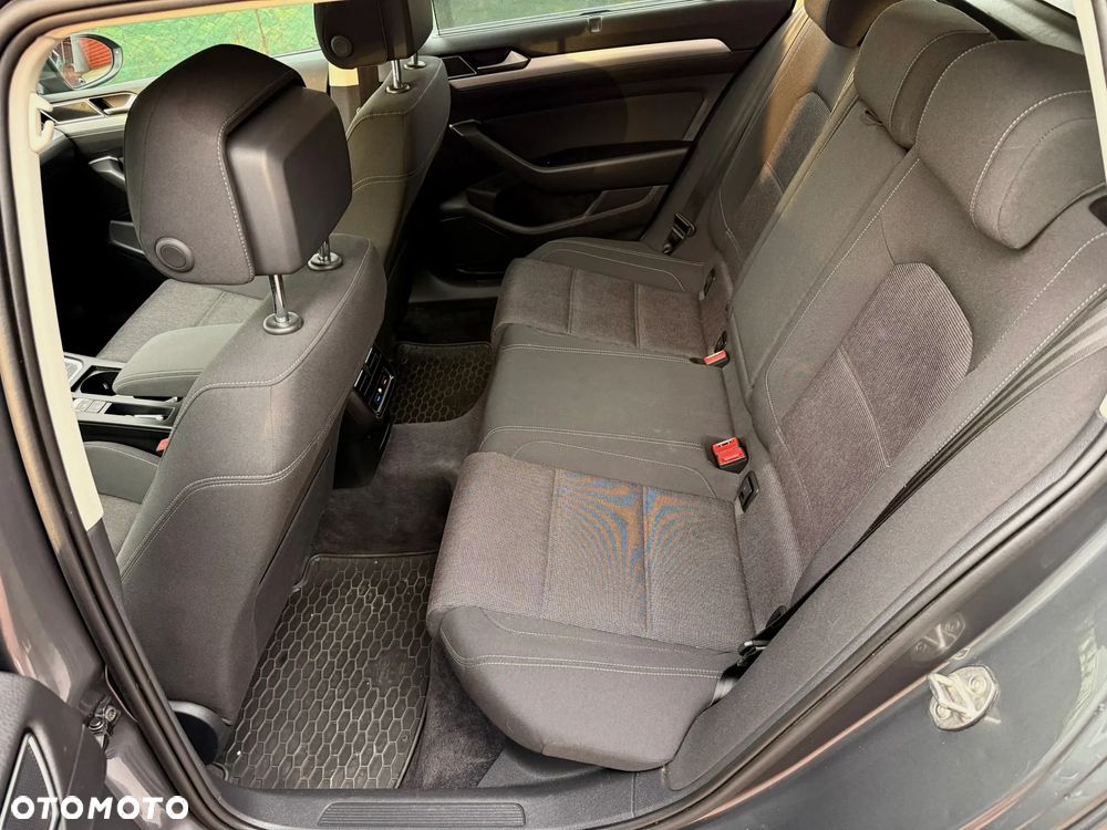 Volkswagen Passat 2.0 TDI BMT Comfortline - 18