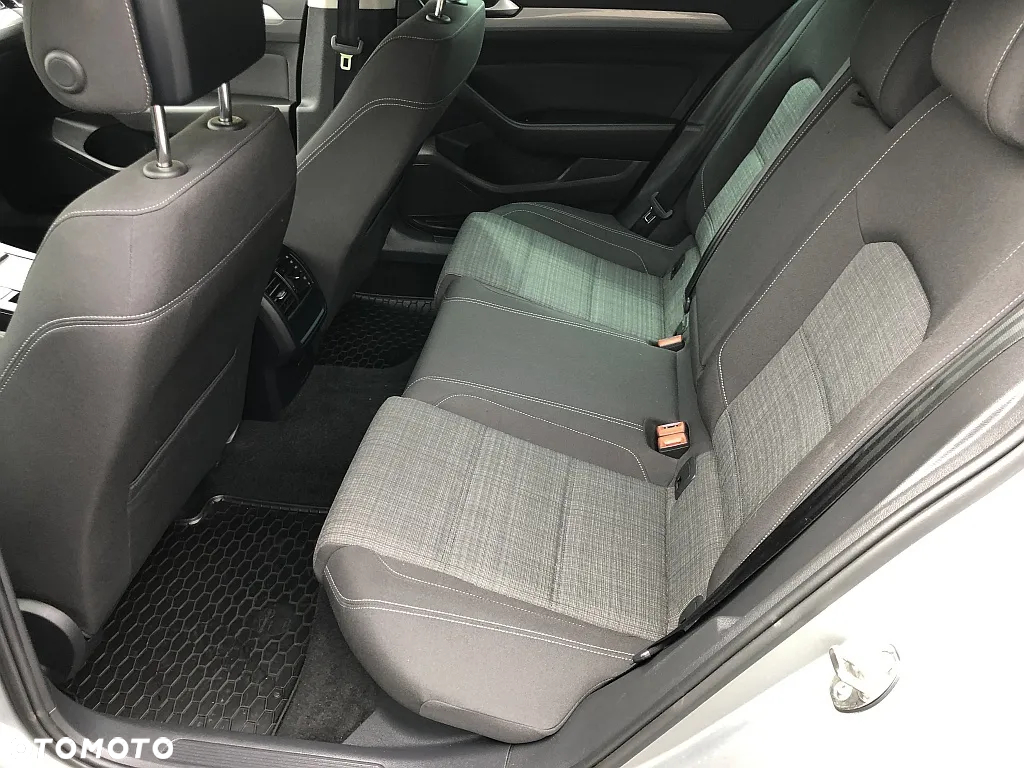 Volkswagen Passat 2.0 TDI EVO Business DSG - 10