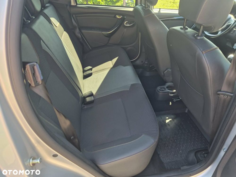 Dacia Duster 1.6 SCe Urban Explorer S&S - 25