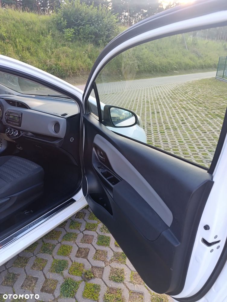 Toyota Yaris 1.0 Active EU6 - 24