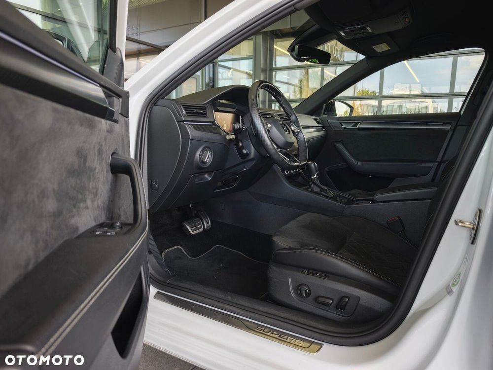 Skoda Superb 2.0 TDI SCR 4x4 Sportline DSG - 11