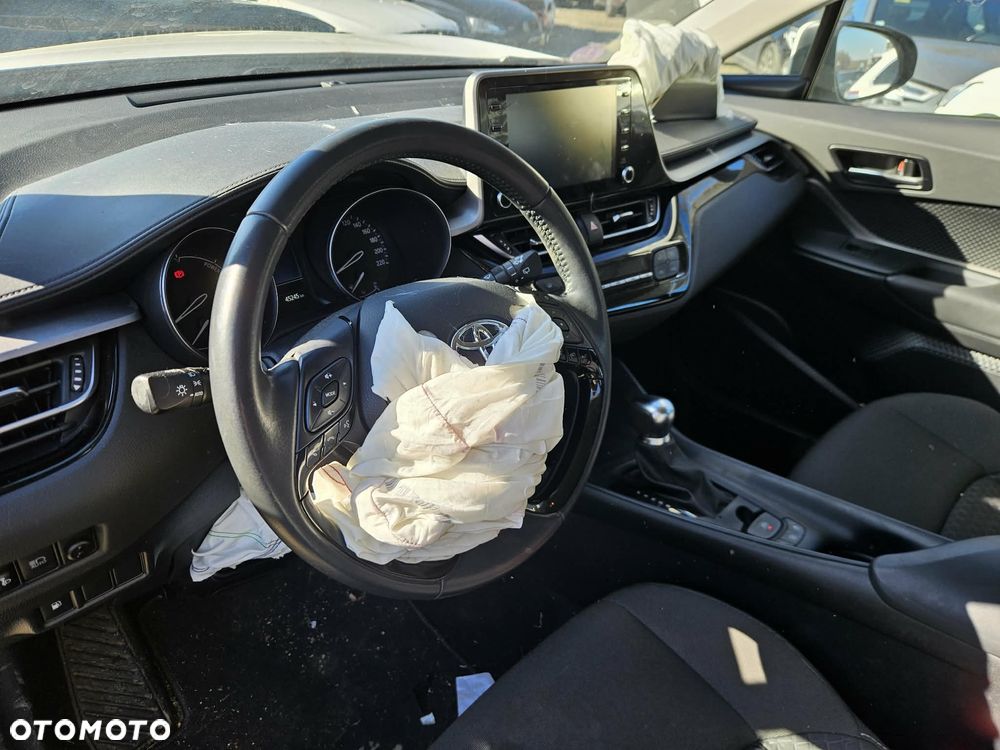 Toyota C-HR Business-Edition - 3