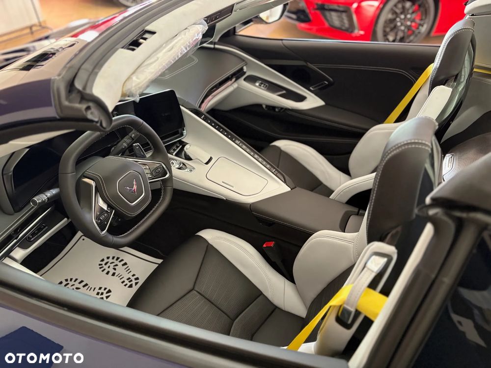 Chevrolet Corvette - 16