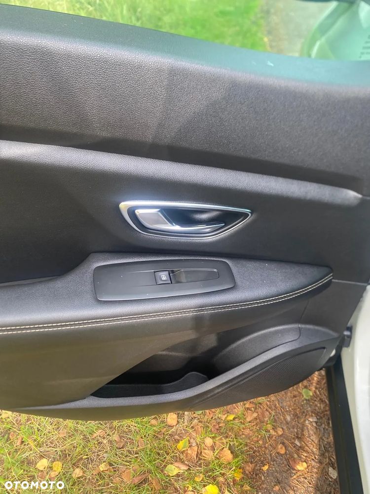 Renault Scenic ENERGY TCe 140 LIMITED - 13