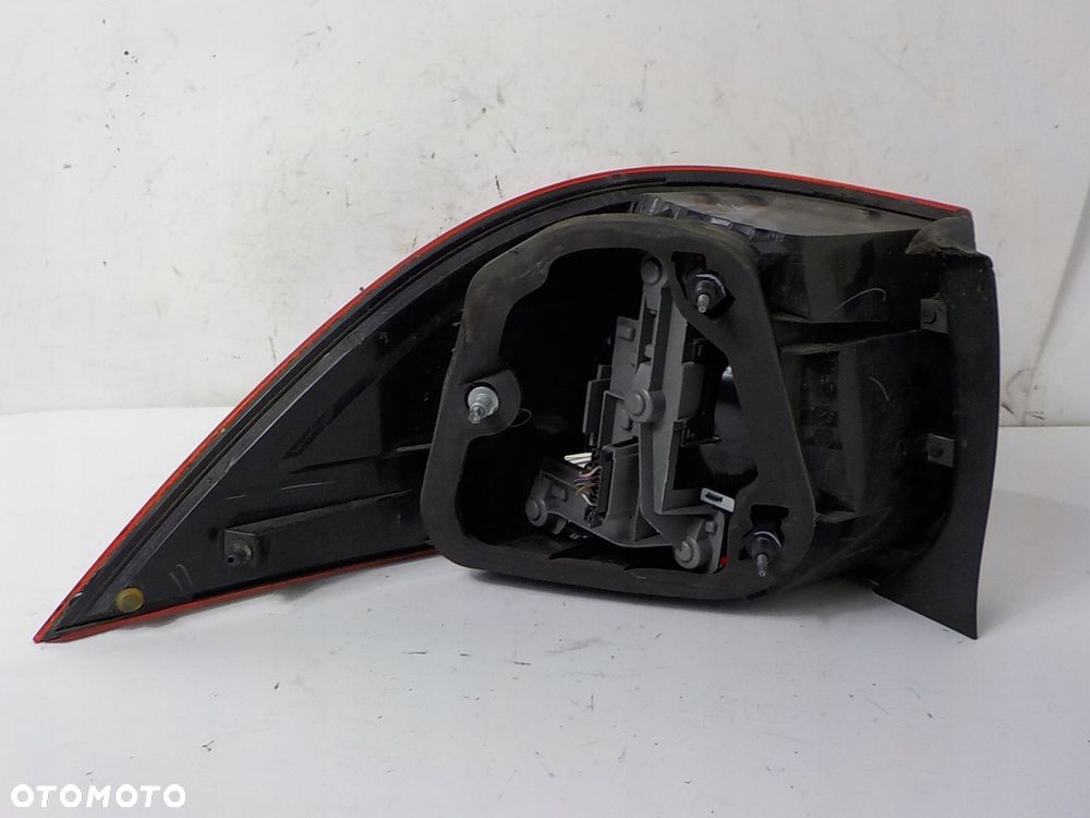 VOLKSWAGEN GOLF VI KOMBI LAMPA PRAWA TYŁ TYLNA UK - 3