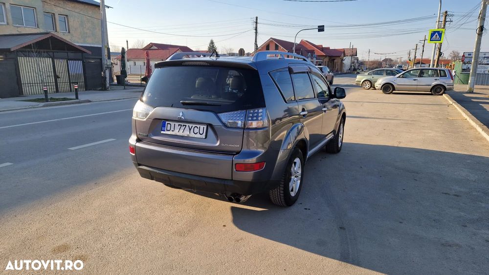 Mitsubishi Outlander 2.2 DI-D NAVI Instyle - 8